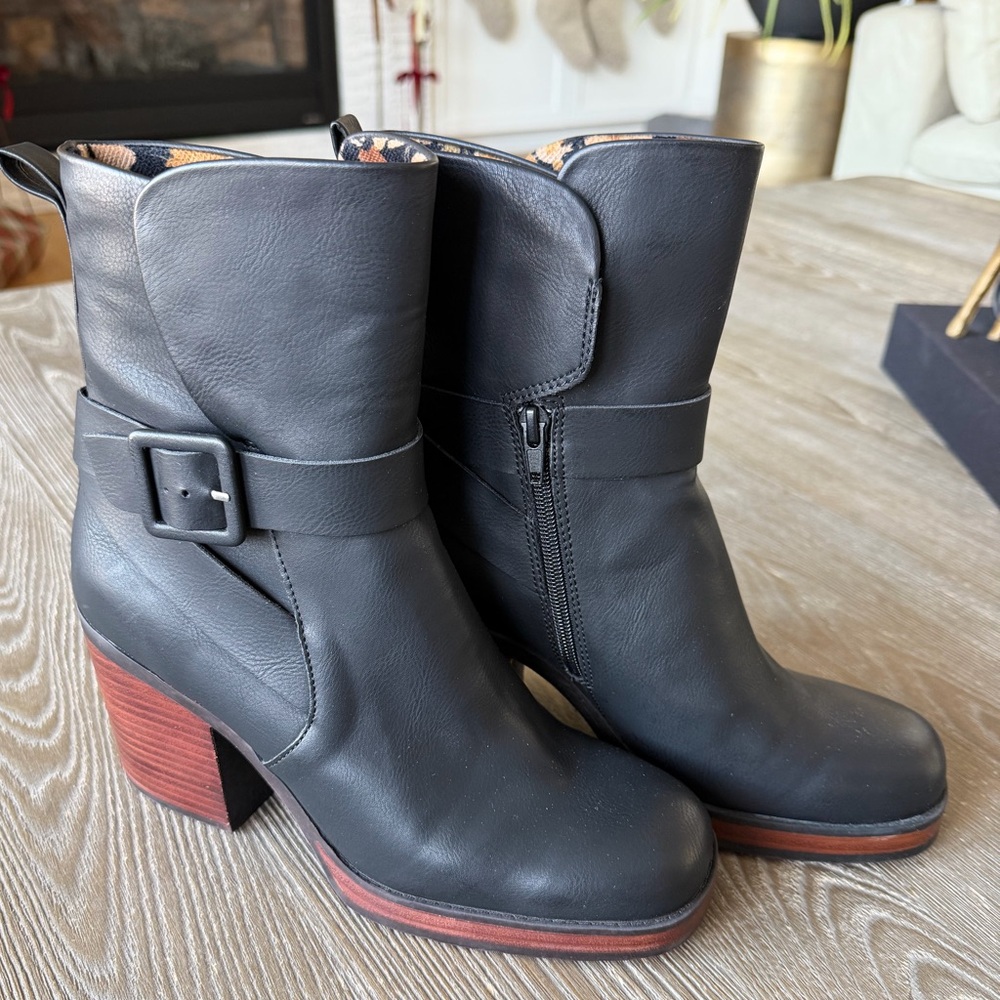 Korks by Kork-Ease Black Marci II ankle boot - sz 8.5 NWOT